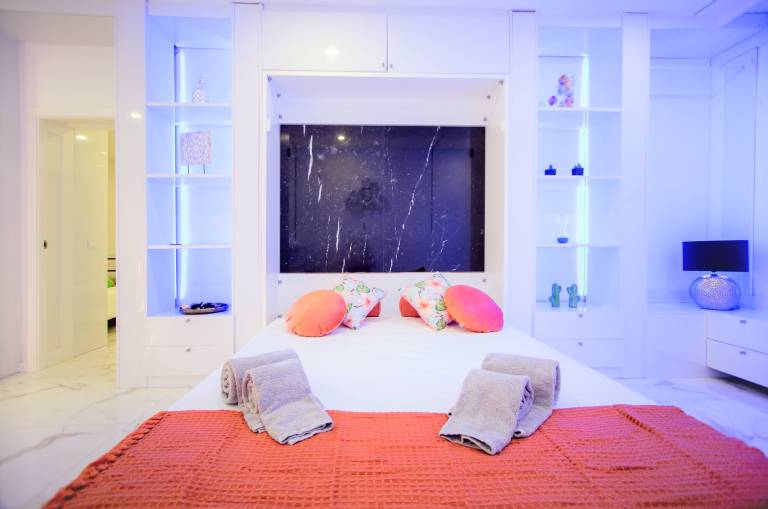 Family-friendly lovely rental apartment with pool & patio | City view | Close to the beach | Dogs allowed — photo 3
