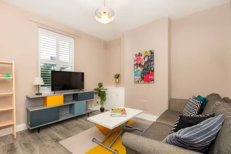Condo  Stratford