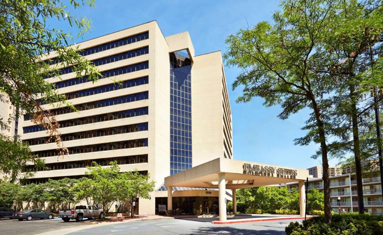 Embassy Suites by Hilton Crystal City National Airport — photo 2