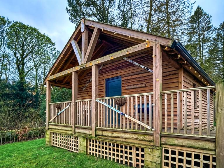 Cottage with yard, jacuzzi & barbeque in Harrogate