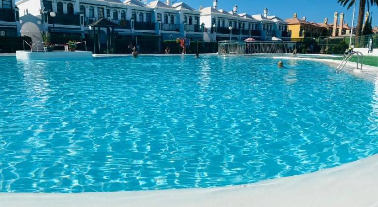 Rental apartment with patio & private pool in San Bartolomé de Tirajana