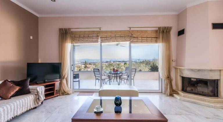 Vacation home with patio, garden & BBQ in Corfu