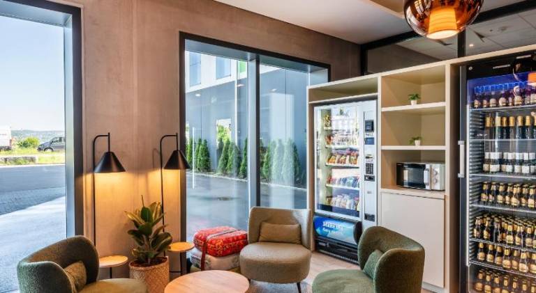 B&B HOTEL Zurich Airport — photo 5