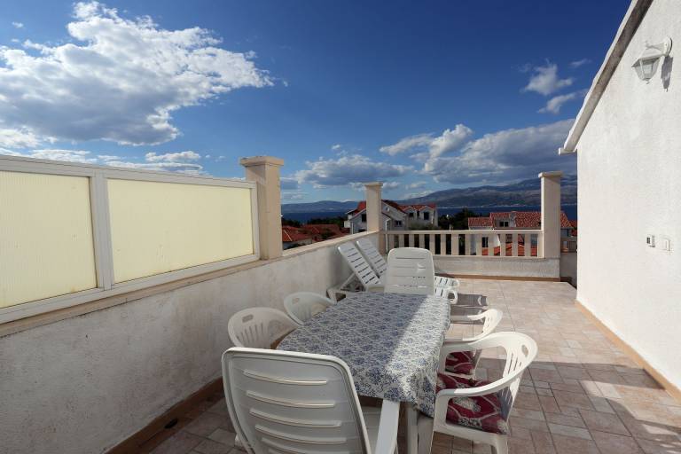 Apartment with barbeque & terrace | Sea view in Supetar