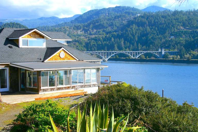 House  Gold Beach