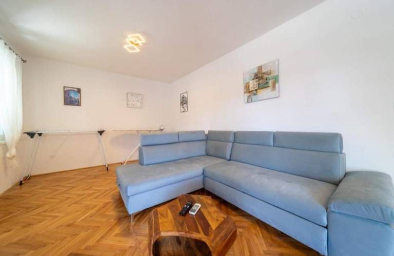 Fully equipped beautiful house with patio | Pets are welcome — photo 2