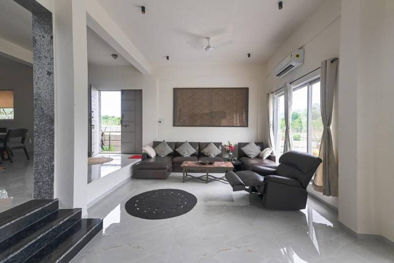 House with barbeque, pool & yard — photo 2