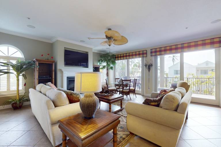 Condo  Holmes Beach
