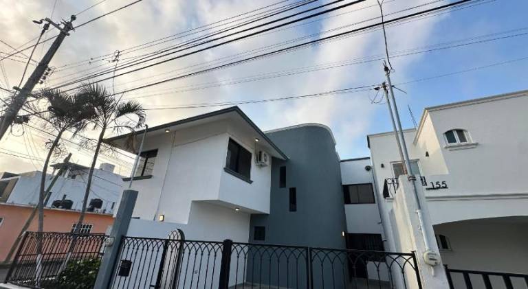 Casa Rio, renovated, steps from the beach and Foro Boca in Veracruz