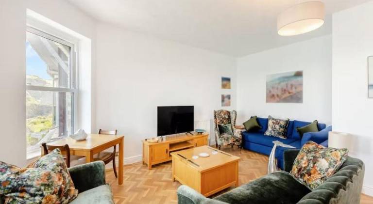 Holiday apartment with 3 rooms for 7 persons — photo 2