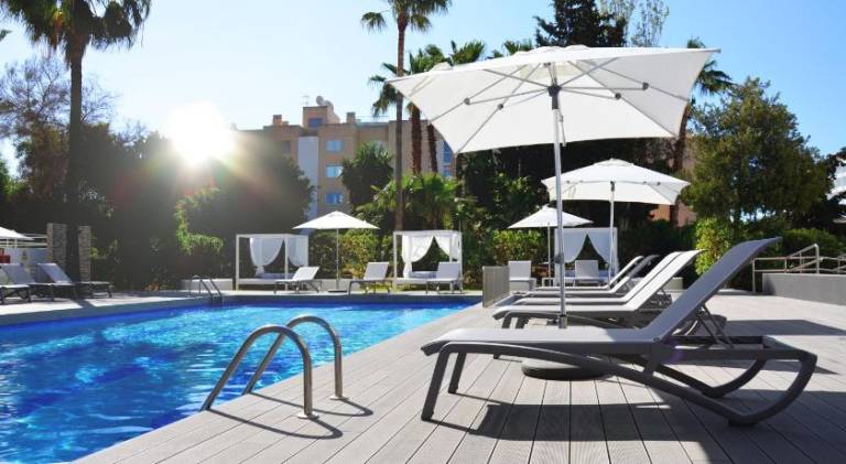 Apartament z hotelowymi udogodnieniami Ibiza