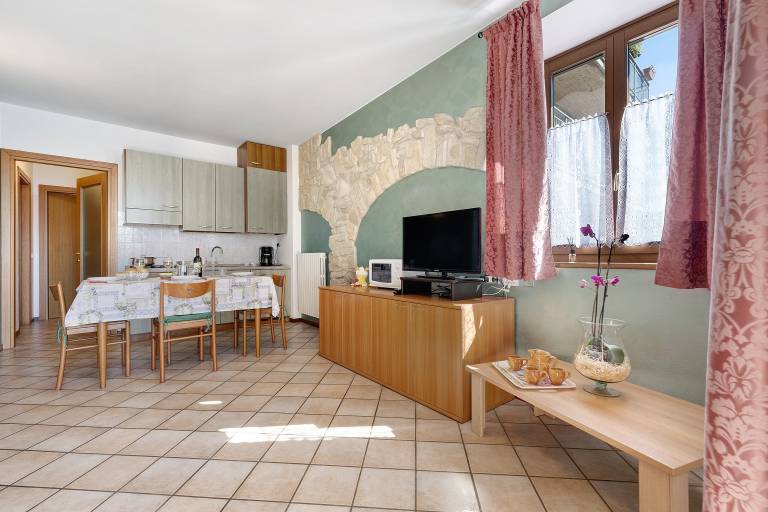 Holiday Apartment 'Rustico Spagnol 3' with Lake View, Pool & Wi-Fi — photo 5