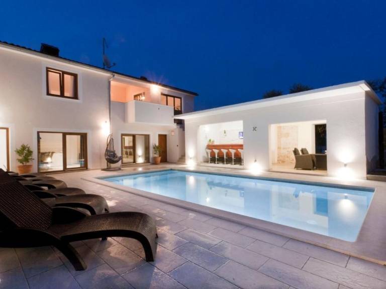 Ferienwohnung  Štinjan