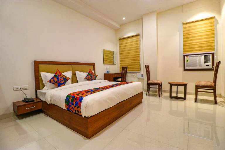 FabHotel Prime Parisar