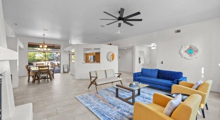 Vacation home with hot tub — photo 4