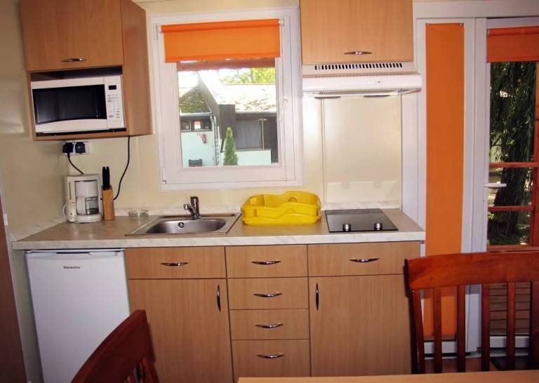 Mobile home with pool — photo 4