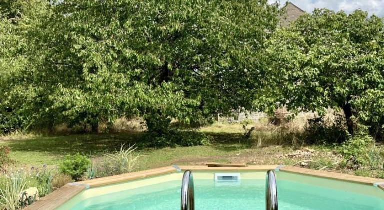 House with yard, private pool & patio — photo 3