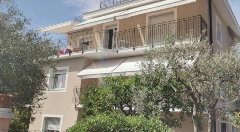 Rental apartment with 1 room for 4 persons in Bordighera