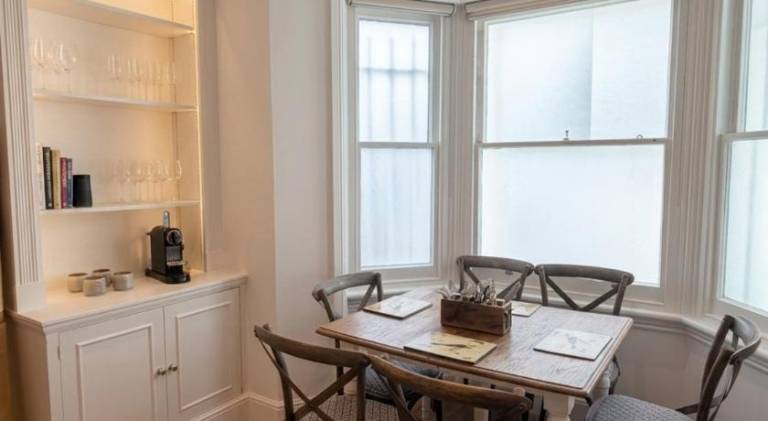 Luminous Modern Flat Style & Comfort — photo 3