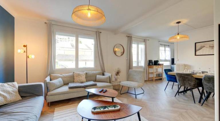 Apartment with 2 rooms for 6 persons in Chinon