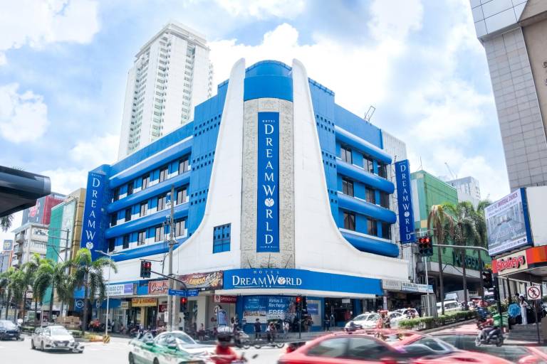 Hotel Dream World Araneta Cubao in Quezon City