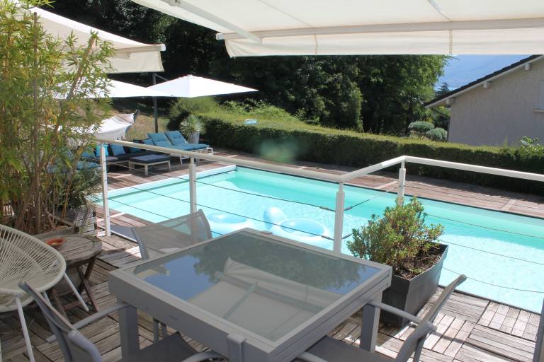 Child-friendly nice apartment with sauna, yard & heated pool | Lake view | Pet-friendly — photo 4