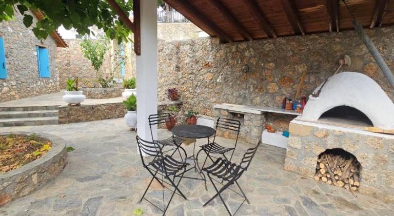 Ample villa with yard, terrace & grill | Good for workation | Dogs allowed — photo 4