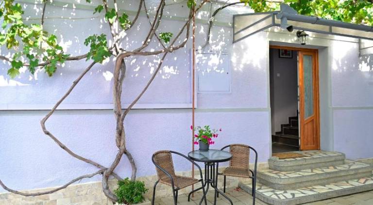Rental apartment with 2 rooms for 4 persons — photo 3