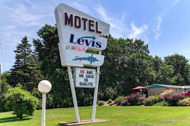 Motel  Lévis