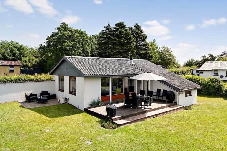 House with terrace & barbecue in Sønderborg