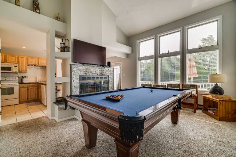 Near Big Boulder Mtn! Home w/ Fireplace & Games — photo 2