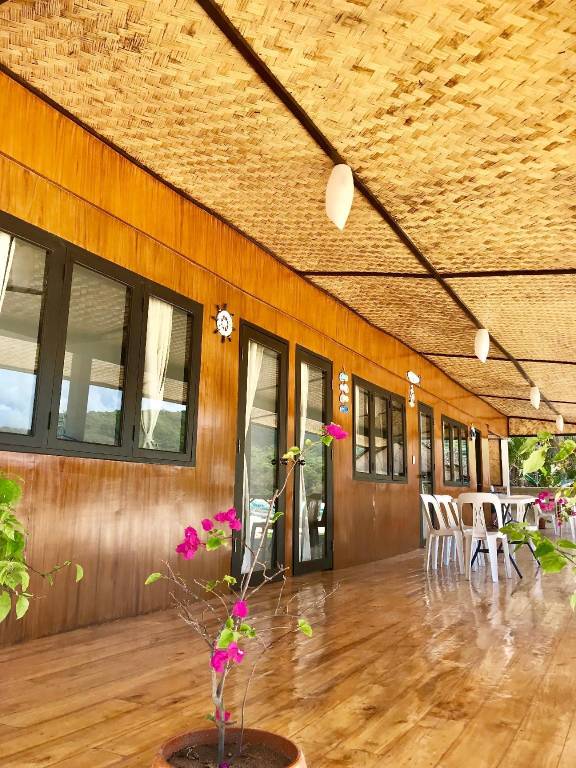 Villa with yard, terrace & barbecue — photo 5