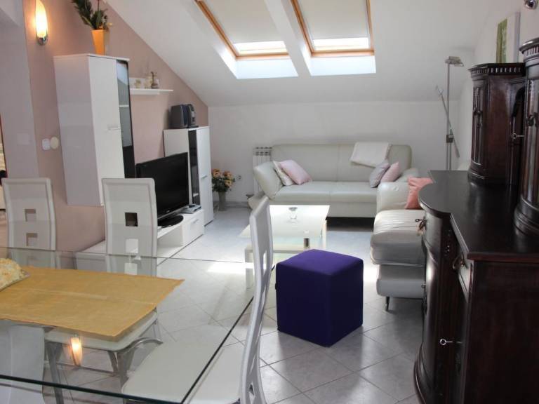 Rental apartment with BBQ & yard | Sea view | Pets allowed — photo 2