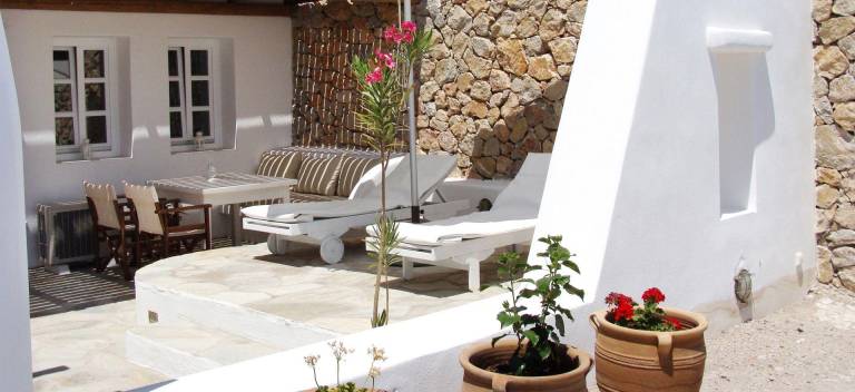 Santorini Suite with Jacuzzi 3 by Delfus — photo 4