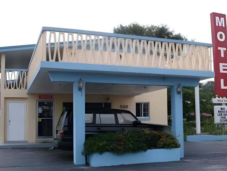 Three Oaks Motel Titusville