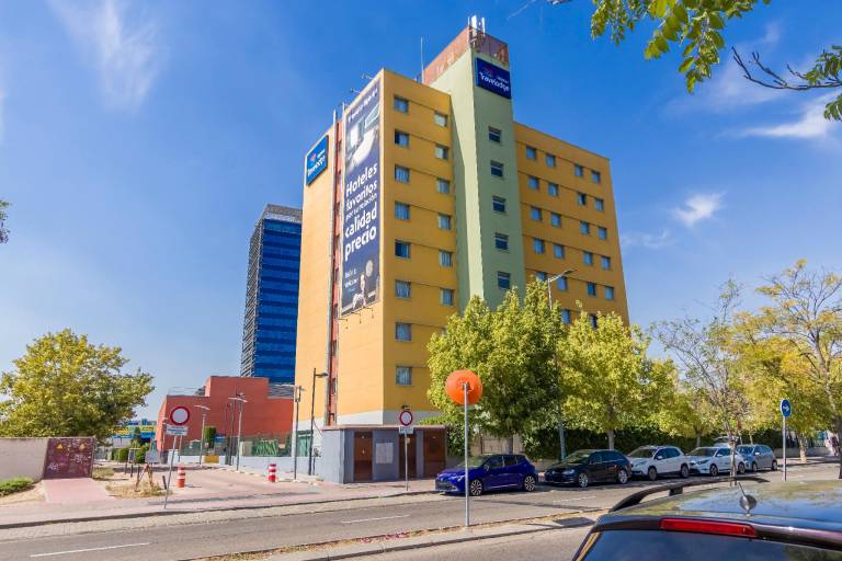 Travelodge Madrid Alcala de Henares — photo 5
