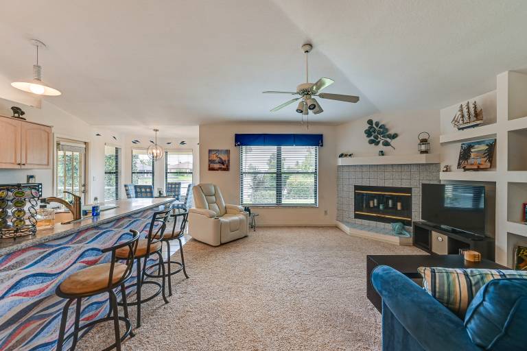 Waterfront Cape Coral Home: Views & Birdwatching — photo 4
