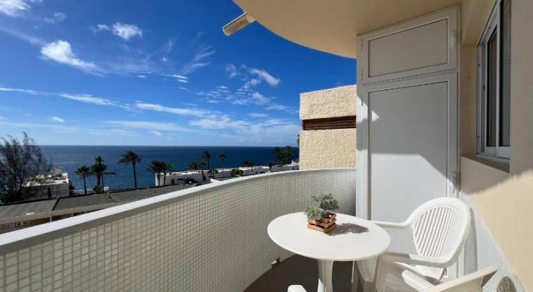 Nice rental apartment with private pool & patio | Beach nearby | Dogs allowed in San Bartolomé de Tirajana