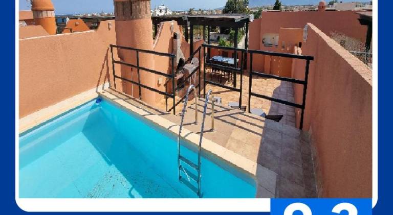 Homes of Spain, Apartamentos Paraiso, Ed Palmerston, Atico J a pie de Playa, piscina privada en sola in Playas