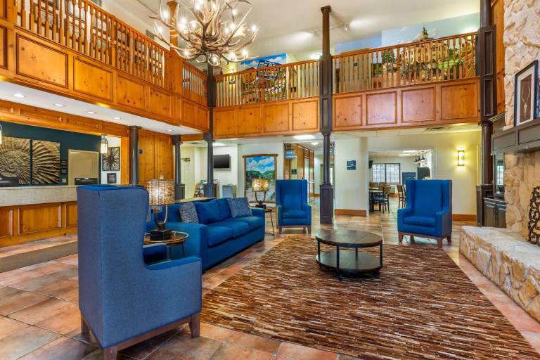 Best Western Dinosaur Valley Inn & Suites in Glen Rose, TX
