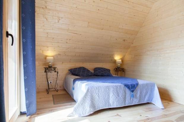 Chalet with heated pool, garden & patio | Garden view — photo 3