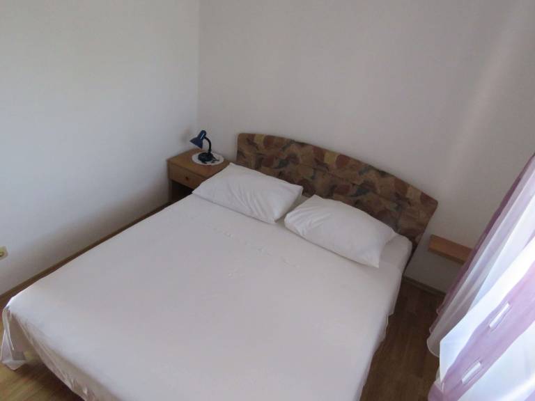 Apartment with barbecue, terrace & garden — photo 4