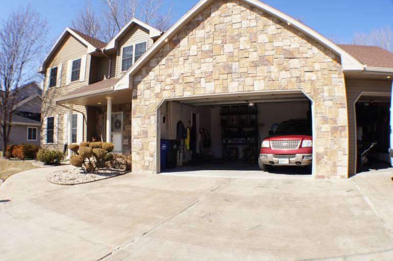 House  Menasha