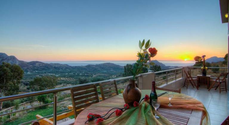 Fully equipped villa with garden, sauna & hot tub | Pet-friendly — photo 3