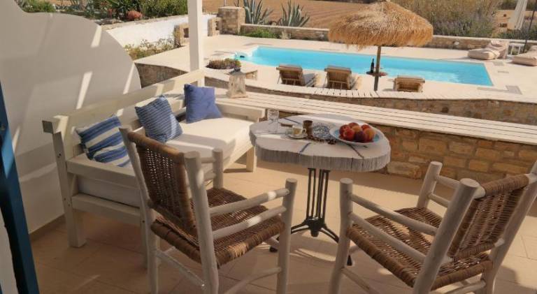 Villa with yard, private pool & terrace — photo 3