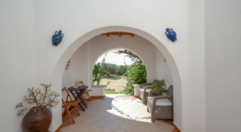 Holiday apartment with patio & yard — photo 5