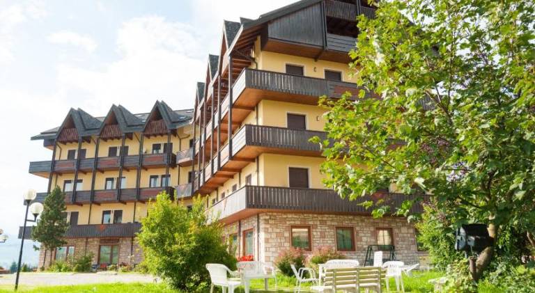 Serviced apartment with garden & terrace in Asiago