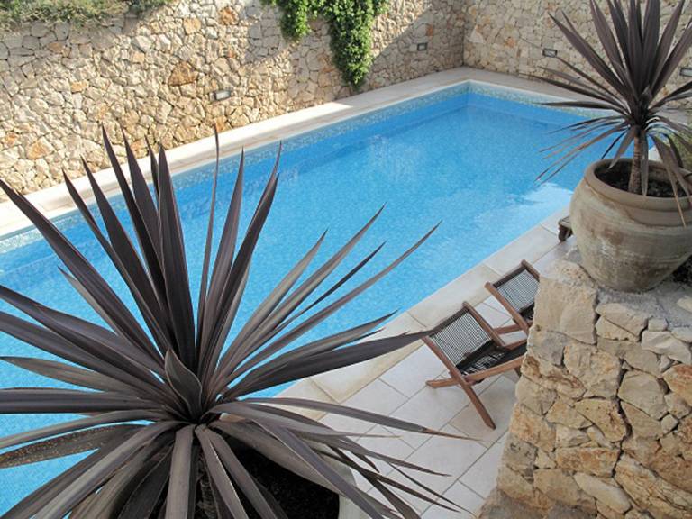Apartment with garden, pool & grill | Garden view — photo 5