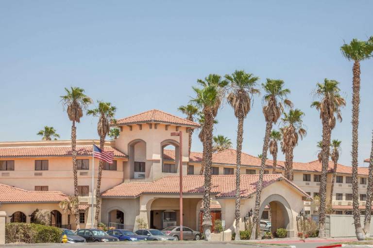 Ramada by Wyndham Barstow — photo 5