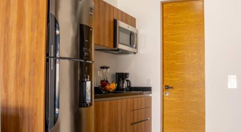 Beautiful rental apartment with jacuzzi & pool | Beach nearby | Pets allowed — photo 3